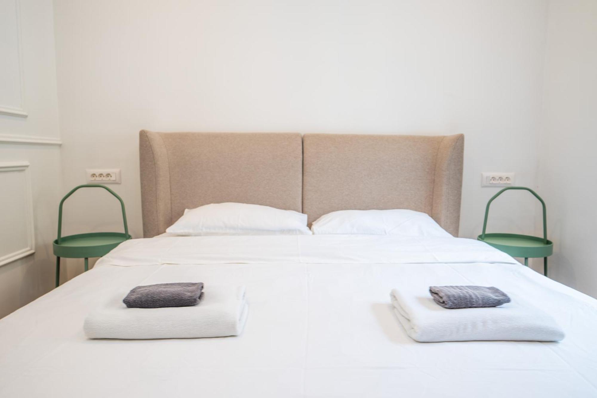 City Center Design Apartments Sarajevo Bagian luar foto