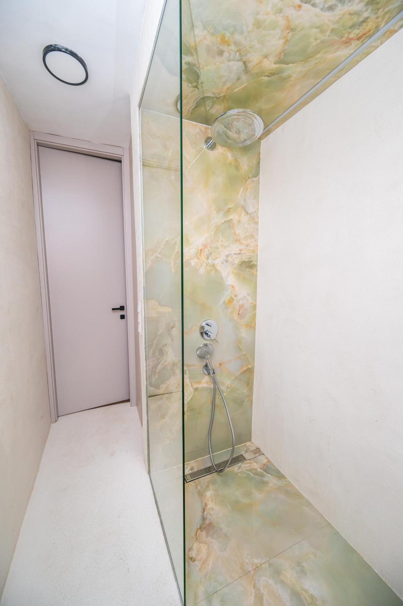 City Center Design Apartments Sarajevo Bagian luar foto