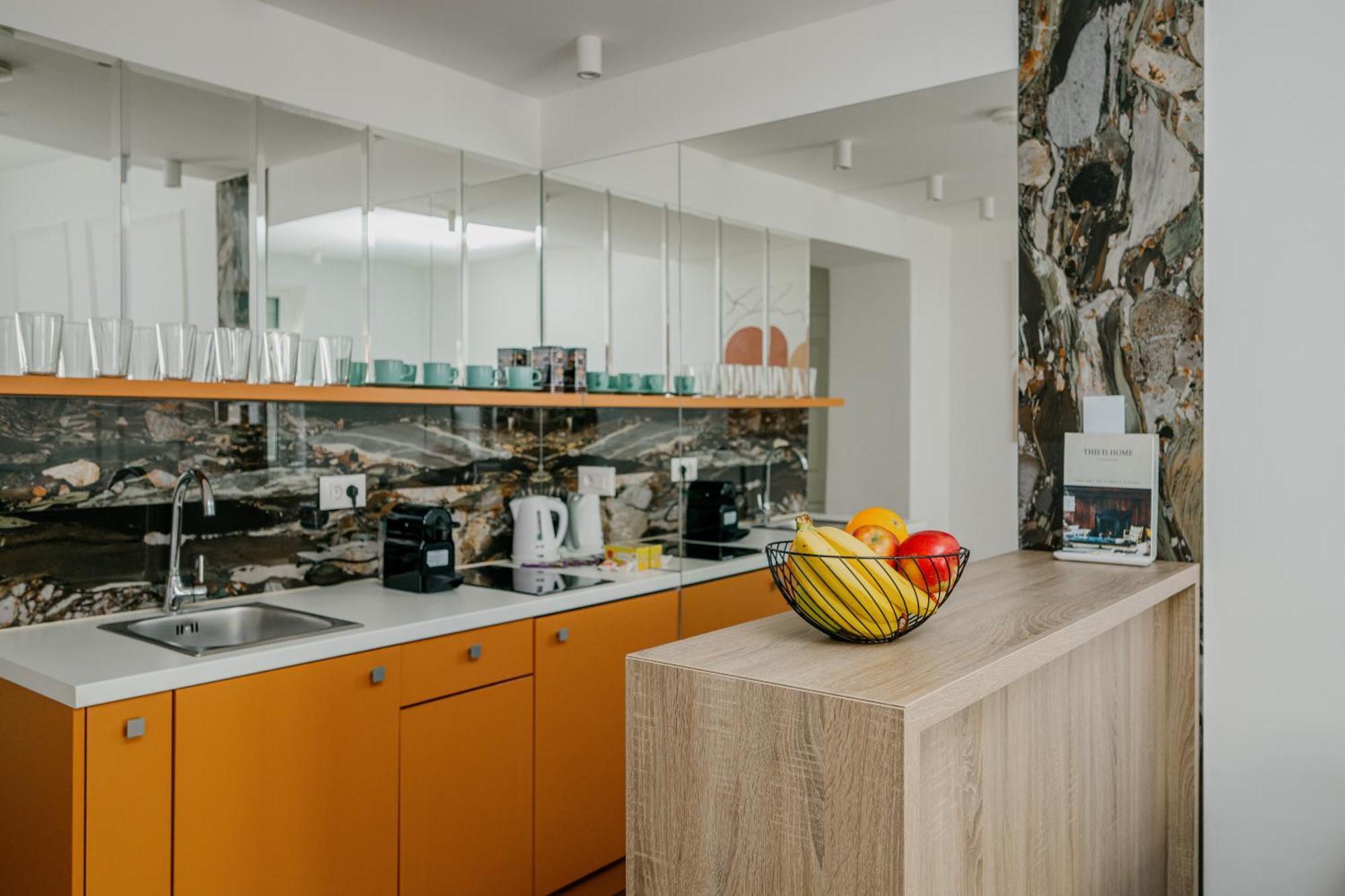 City Center Design Apartments Sarajevo Bagian luar foto